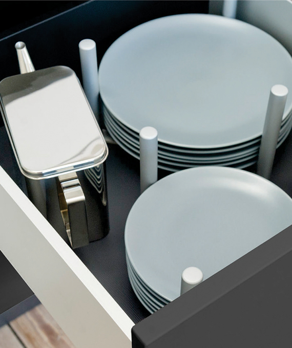 посуда и столовые приборы